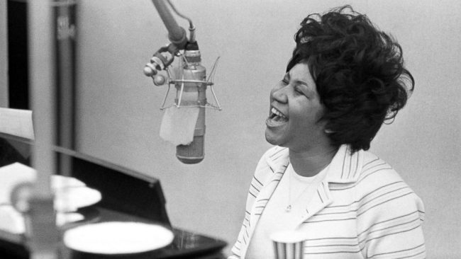 aretha-franklin-singing-gty-jef-180816_hpMain_16x9_992